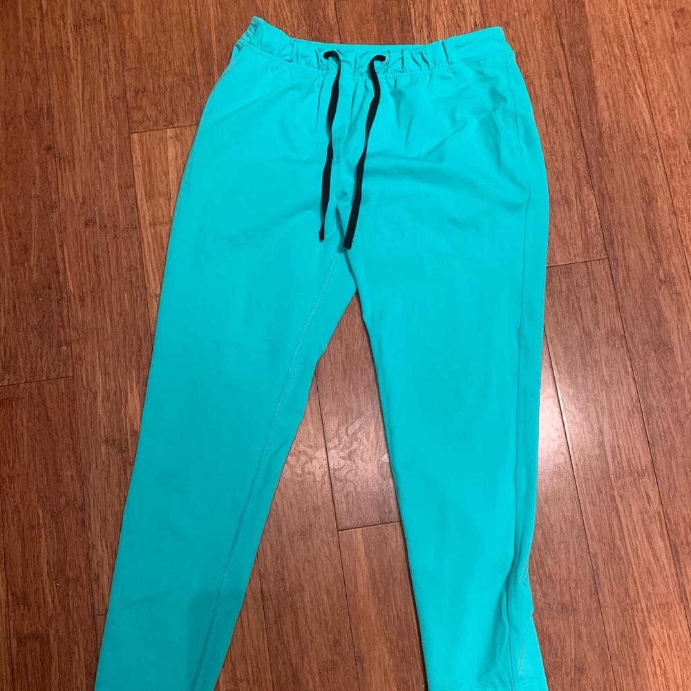 Lululemon Jet Crop slims 4 🖤